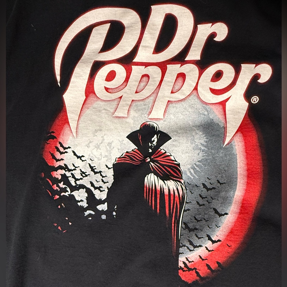 HTF *rare* Dr Pepper Vampire T Shirt 2017 Halloween Spooky Season Cotton XL